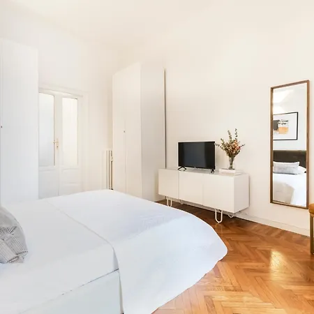 Spacious In Design District By Easylife * Milaan
